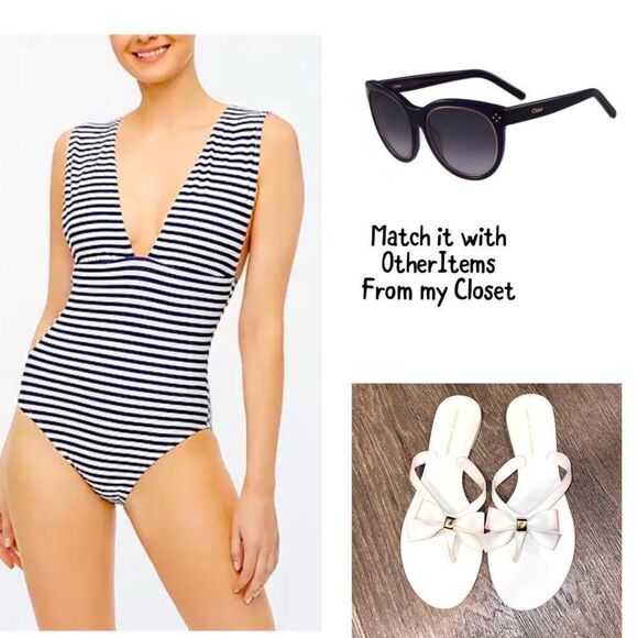 LAST CHANCE Striped one-piece swimsuit